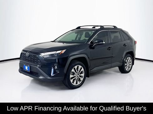 Used 2022 Toyota RAV4 XLE Premium FWD image 3