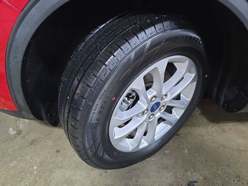 Used 2020 Ford Escape SE image 28