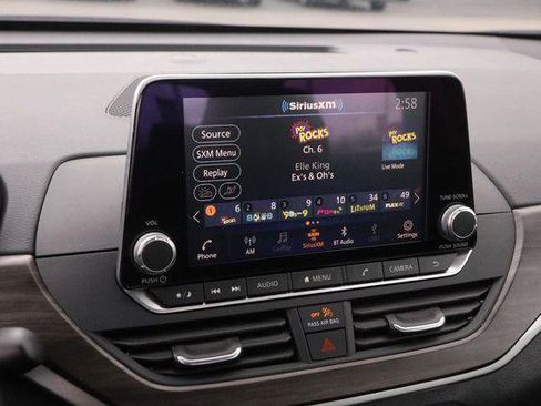 Used 2025 Nissan Altima 2.5 SV image 17