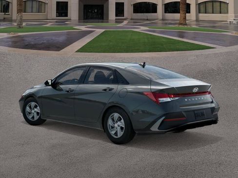 New 2026 Hyundai Elantra SE FWD image 5