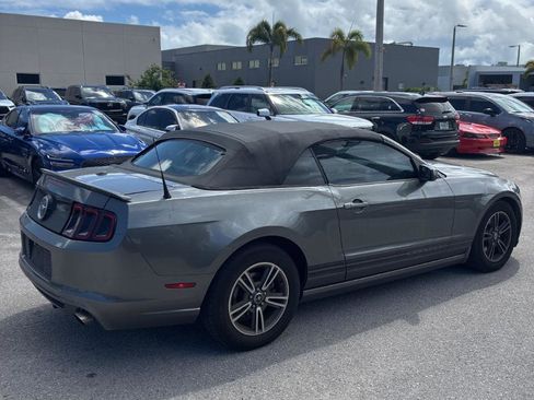 Used 2013 Ford Mustang Premium image 5