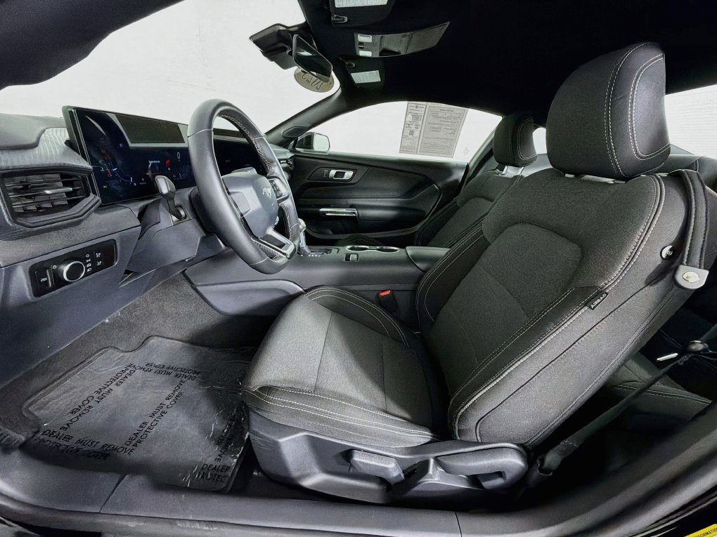 Used 2025 Ford Mustang Coupe RWD image 12