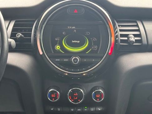 Used 2018 MINI Cooper 4-Door Hardtop FWD image 25