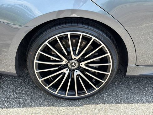Used 2022 Mercedes-Benz S 580 4MATIC Sedan w/ AMG Line Package image 17