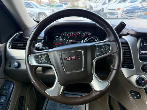 Used 2018 GMC Yukon XL SLT w/ Open Road Package image 10