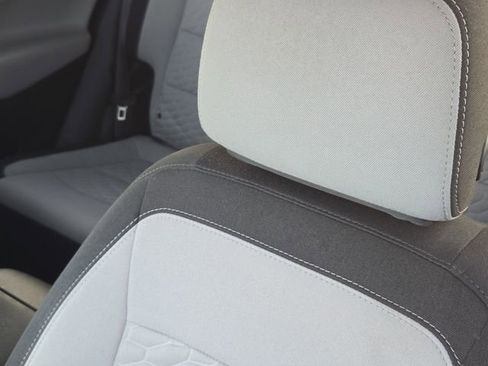 Used 2019 Chevrolet Equinox LT image 16