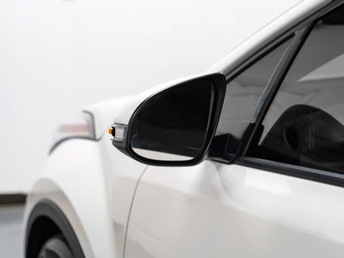 Used 2020 Toyota C-HR LE FWD image 37