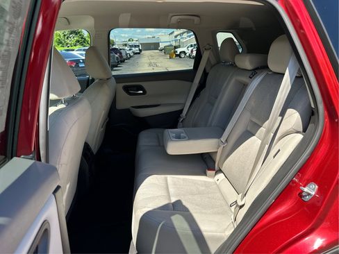 Used 2025 Nissan Rogue SV AWD/4WD image 10