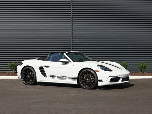Certified 2024 Porsche 718 Boxster image 9
