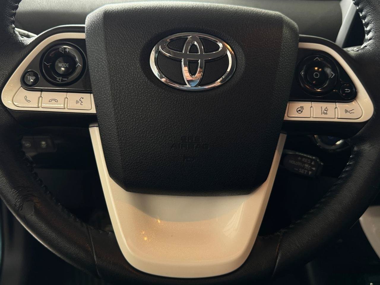 Used 2018 Toyota Prius Prime Advanced FWD image 18