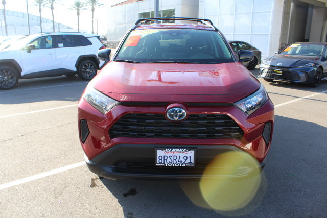 Used 2020 Toyota RAV4 LE w/ Carpet Mat Package AWD/4WD image 4