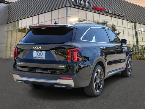 Used 2025 Kia Sorento SX Prestige AWD/4WD image 4