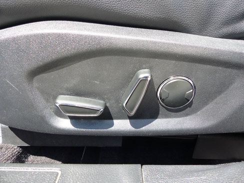 Used 2017 Ford Fusion SE w/ Equipment Group 201A AWD/4WD image 24