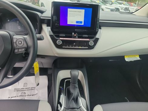 Used 2026 Toyota Corolla LE FWD image 21