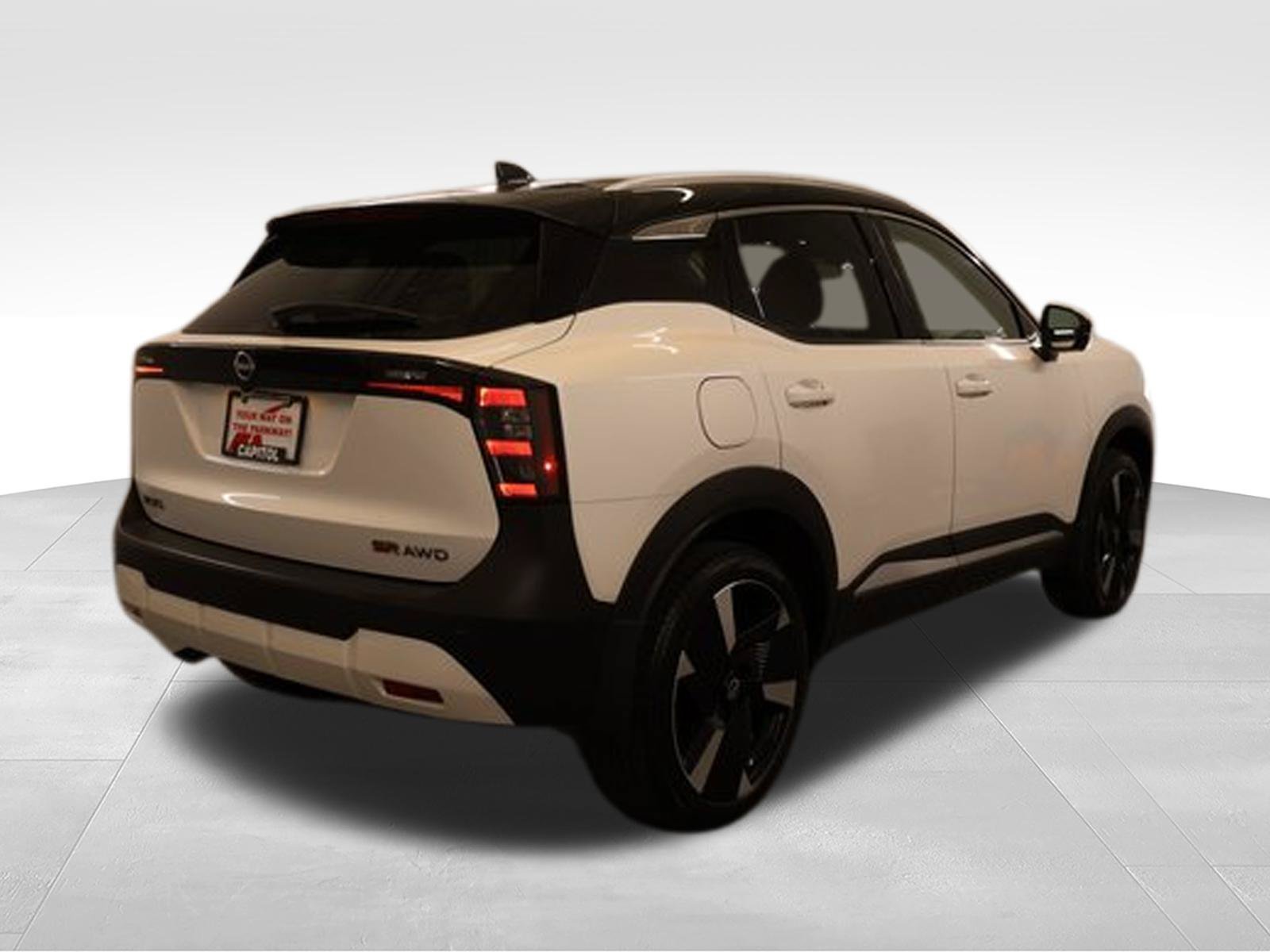Certified 2025 Nissan Kicks SR AWD/4WD image 2