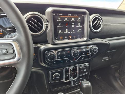 Used 2023 Jeep Wrangler Unlimited Sahara w/ Cold Weather Group AWD/4WD image 14