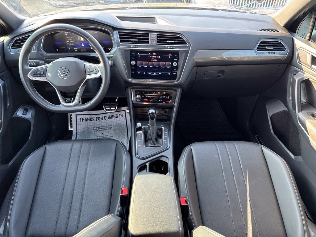 Certified 2023 Volkswagen Tiguan SE R-Line FWD image 30