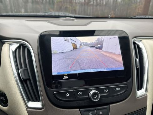 Used 2024 Chevrolet Malibu LT image 27