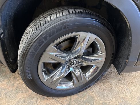 Used 2019 Toyota Highlander Limited Platinum image 17