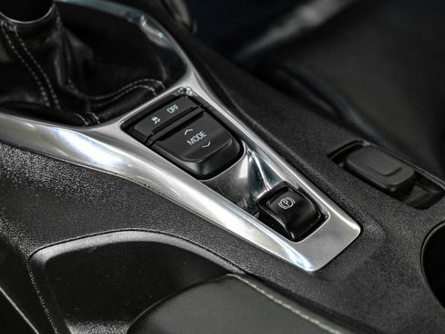 Used 2018 Chevrolet Camaro SS RWD image 28