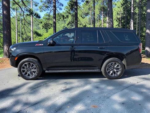 Used 2024 Chevrolet Tahoe Z71 w/ Luxury Package AWD/4WD image 3