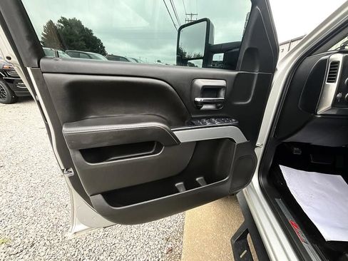 Used 2018 Chevrolet Silverado 1500 LT w/ All Star Edition AWD/4WD image 12