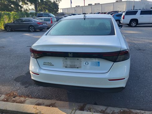 Certified 2023 Honda Accord EX image 5