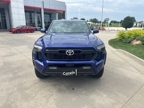 Used 2024 Toyota Tacoma TRD Off-Road AWD/4WD image 3