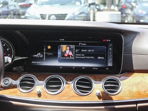 Used 2017 Mercedes-Benz E 300 image 18