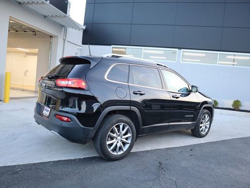 Used 2018 Jeep Cherokee Limited image 8