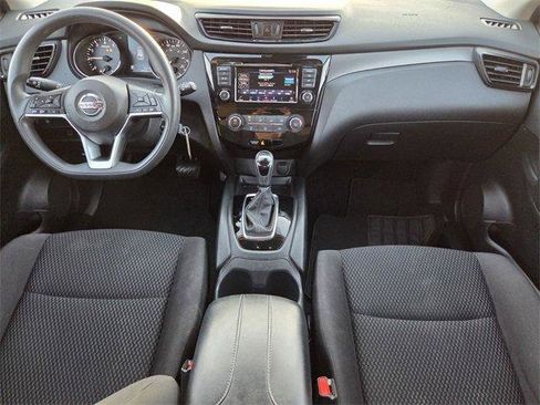 Used 2020 Nissan Rogue Sport S image 12