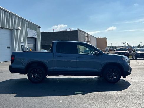 Used 2023 Honda Ridgeline Sport image 8