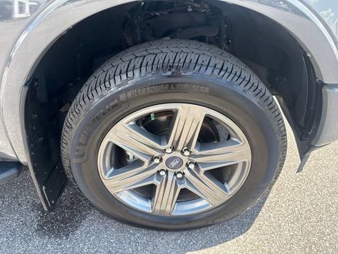 Used 2020 Ford F150 XLT w/ Equipment Group 302A Luxury AWD/4WD image 14