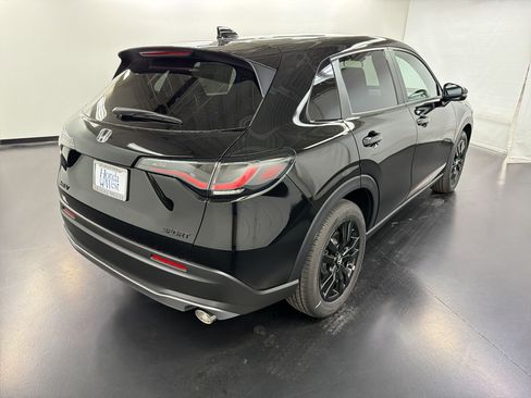 New 2027 Honda HR-V Sport image 9