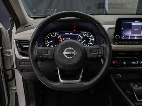 Used 2023 Nissan Rogue SV w/ SV Premium Package image 25