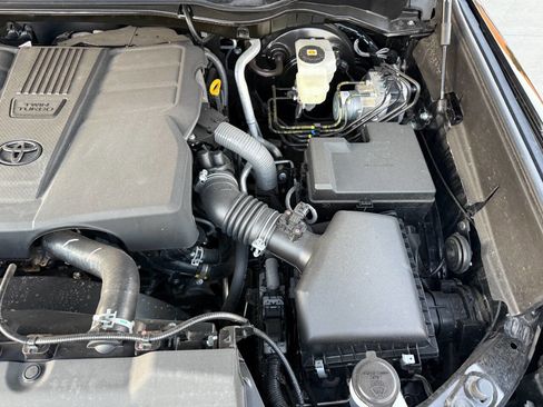 Used 2025 Toyota Tundra Platinum image 17