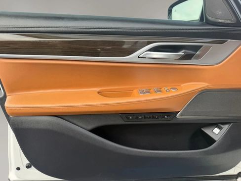 Used 2020 BMW 750i xDrive w/ Autobahn Package AWD/4WD image 9