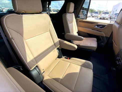 Used 2021 Chevrolet Tahoe Premier w/ Premium Package image 19