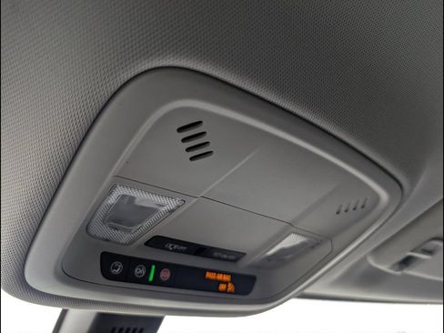 Used 2020 Chevrolet Traverse LS FWD image 21