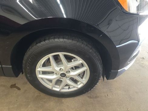 Certified 2024 Ford Edge SEL w/ Convenience Package AWD/4WD image 2