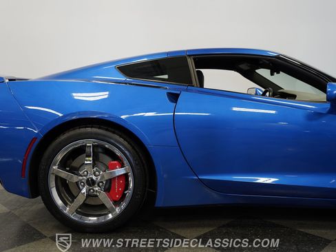 Used 2014 Chevrolet Corvette Stingray Coupe w/ 2LT Preferred Equipment Group RWD image 33