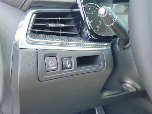 Certified 2025 Cadillac XT5 Sportv AWD/4WD image 38