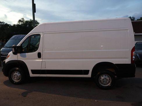 Used 2023 RAM ProMaster 2500 w/ Driver Convenience Group FWD image 8