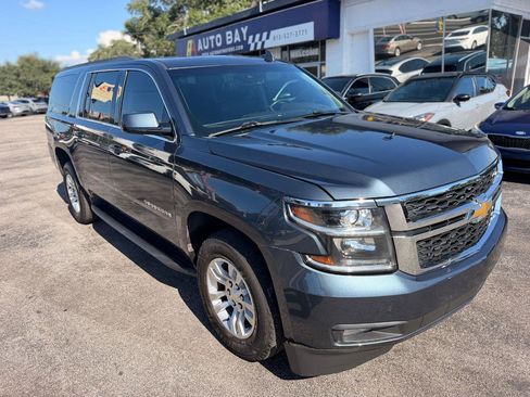 Used 2020 Chevrolet Suburban LT RWD image 4