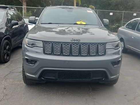 Used 2020 Jeep Grand Cherokee Altitude AWD/4WD image 4