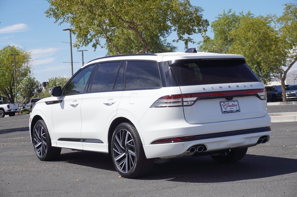 Used 2026 Lincoln Aviator Black Label w/ Jet Appearance Package AWD/4WD image 3