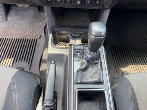 Used 2021 Toyota Tacoma TRD Off-Road w/ Technology Package AWD/4WD image 28
