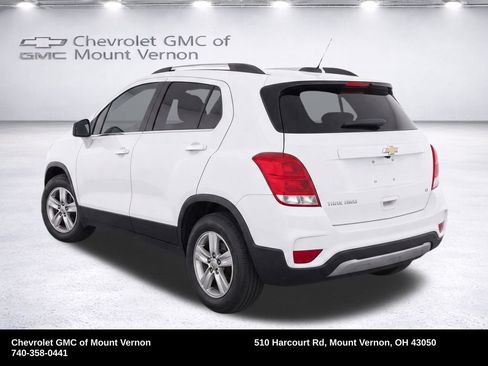 Used 2017 Chevrolet Trax LT w/ LT Convenience Package AWD/4WD image 3