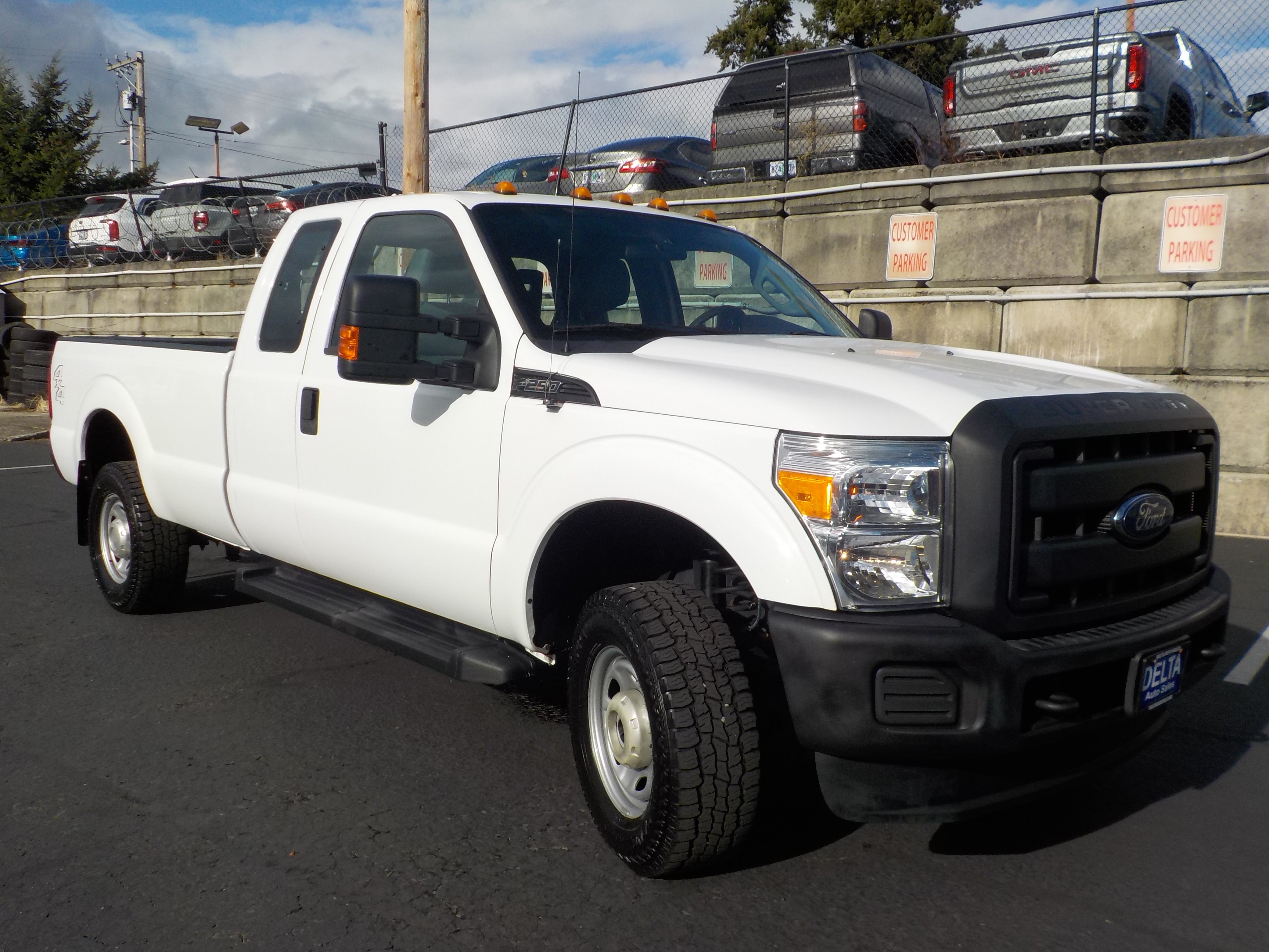 Used 2015 Ford F250 XL w/ Power Equipment Group AWD/4WD image 1