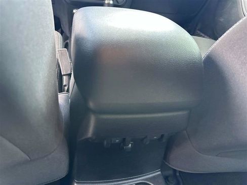 Used 2018 Jeep Wrangler Unlimited Sahara w/ Dual Top Group AWD/4WD image 14